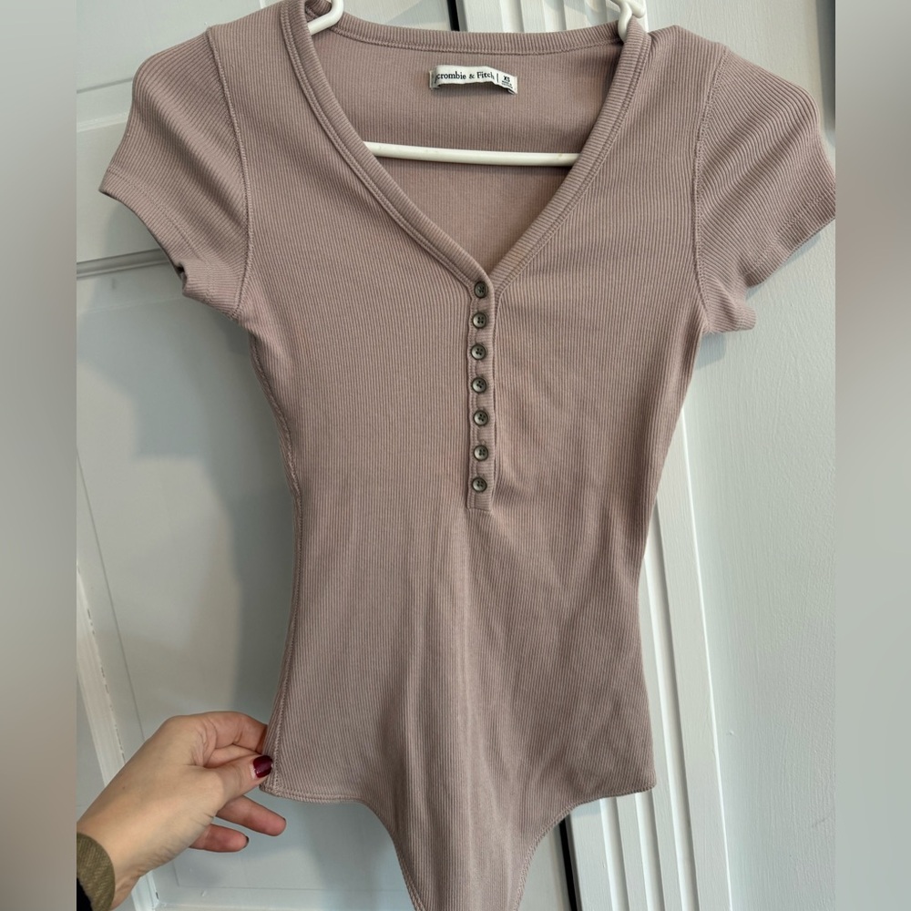 Abercrombie & Fitch Mauve Ribbed Short Sleeve Henley body suit